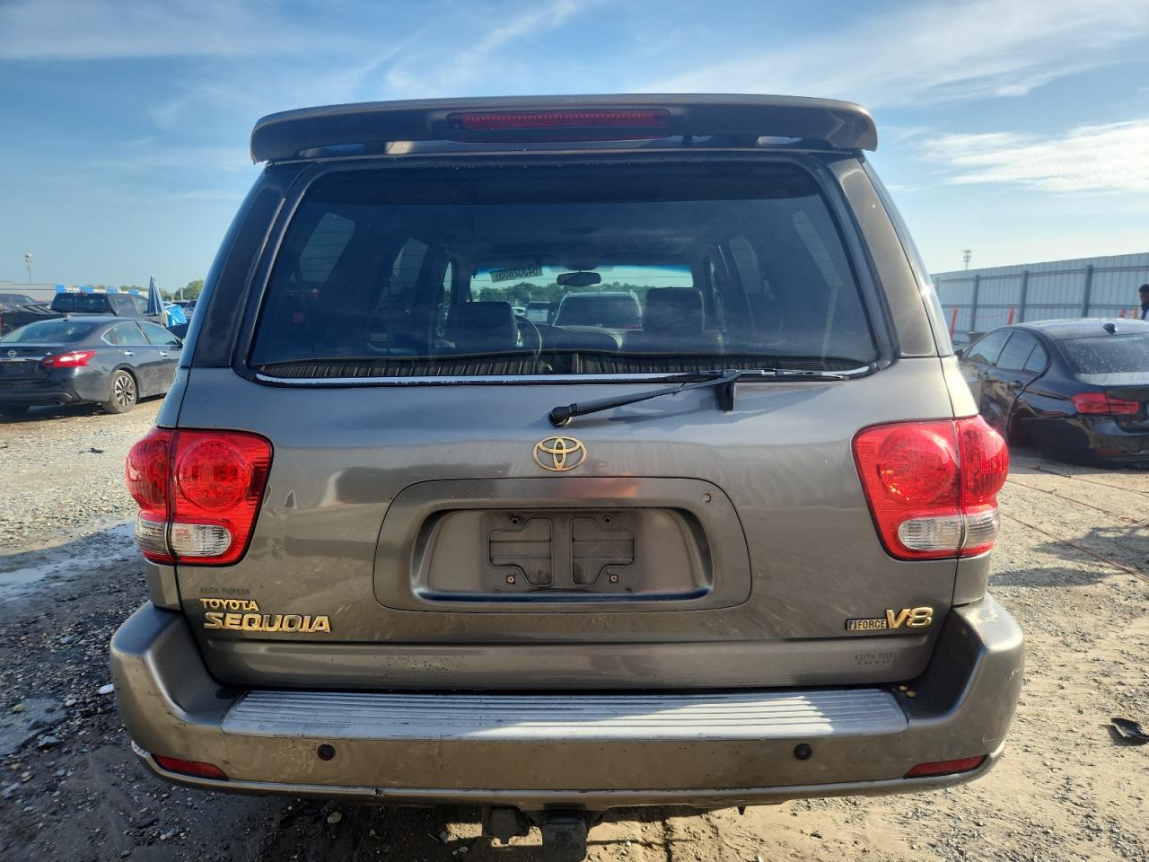 2005 Toyota Sequoia Limited VIN: 5TDZT38A55S240145 Lot: 64302605