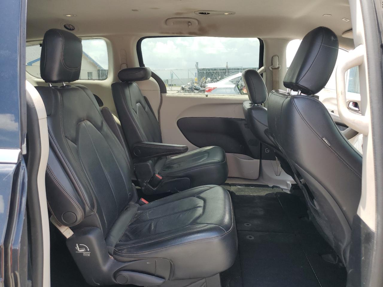 2019 Chrysler Pacifica Touring L VIN: 2C4RC1BG3KR613110 Lot: 65047575