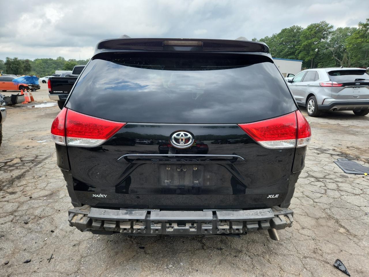 5tdyk3dc3bs160148 5TDYK3DC3BS160148 2011 Toyota Sienna Xle