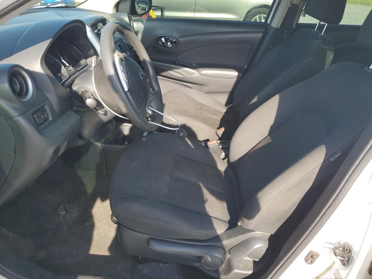 2015 Nissan Versa S VIN: 3N1CN7AP1FL928904 Lot: 62892305