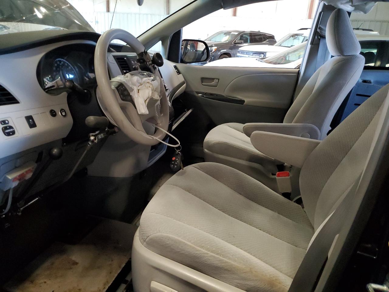 2011 Toyota Sienna Le VIN: 5TDKK3DCXBS042703 Lot: 64953245