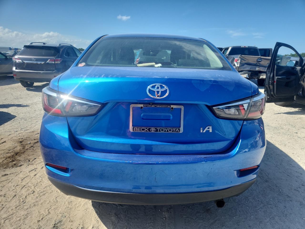 2018 Toyota Yaris Ia VIN: 3MYDLBYVXJY323758 Lot: 65410365