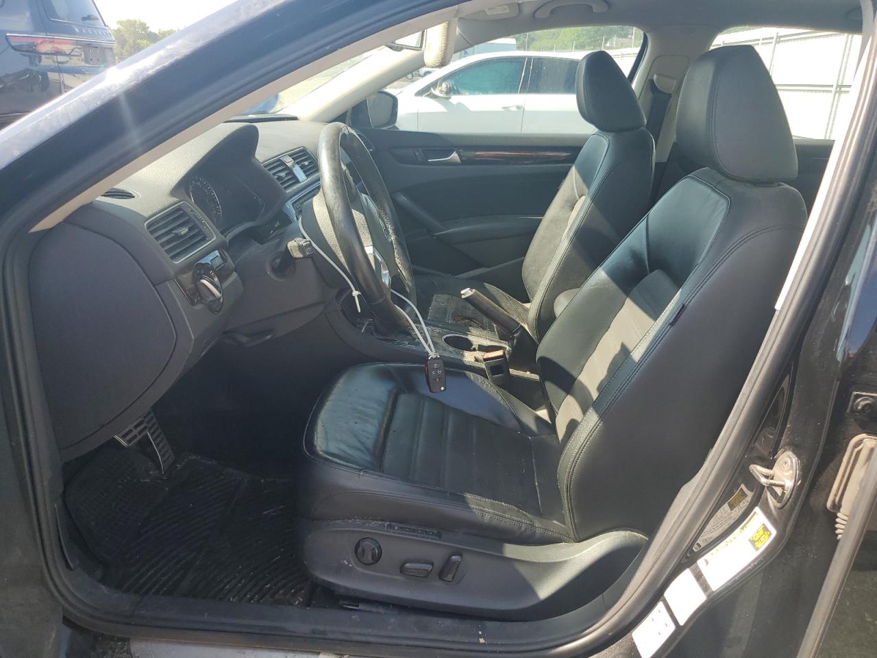 2015 Volkswagen Passat Sel VIN: 1VWCT7A32FC120814 Lot: 65181865