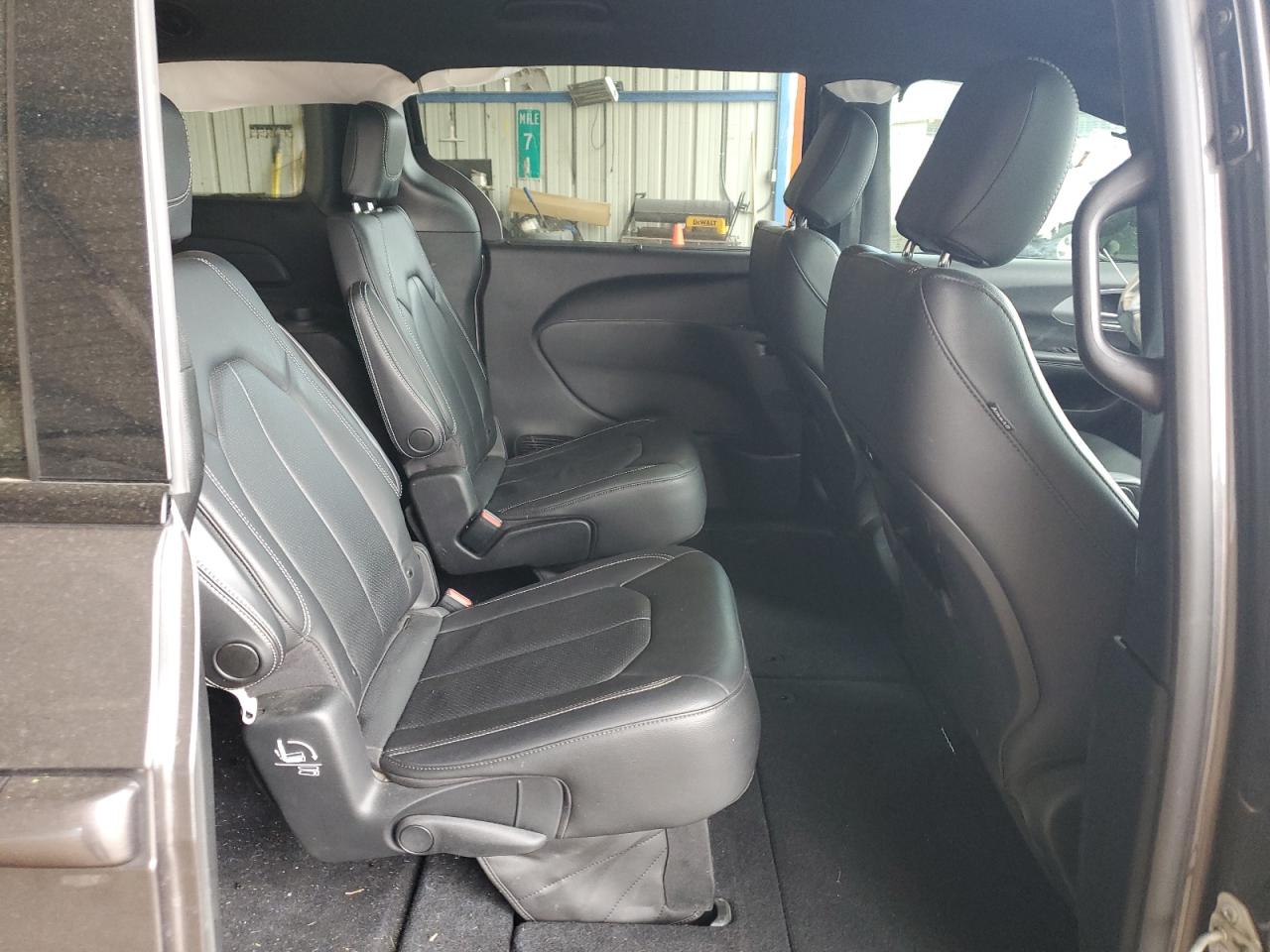 2021 Chrysler Pacifica Touring L VIN: 2C4RC3BG4MR523169 Lot: 64445225