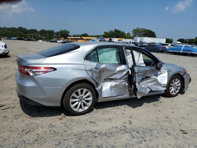  TOYOTA CAMRY 2018 Srebrny