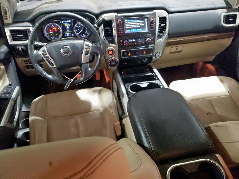  NISSAN TITAN 2018 Szary