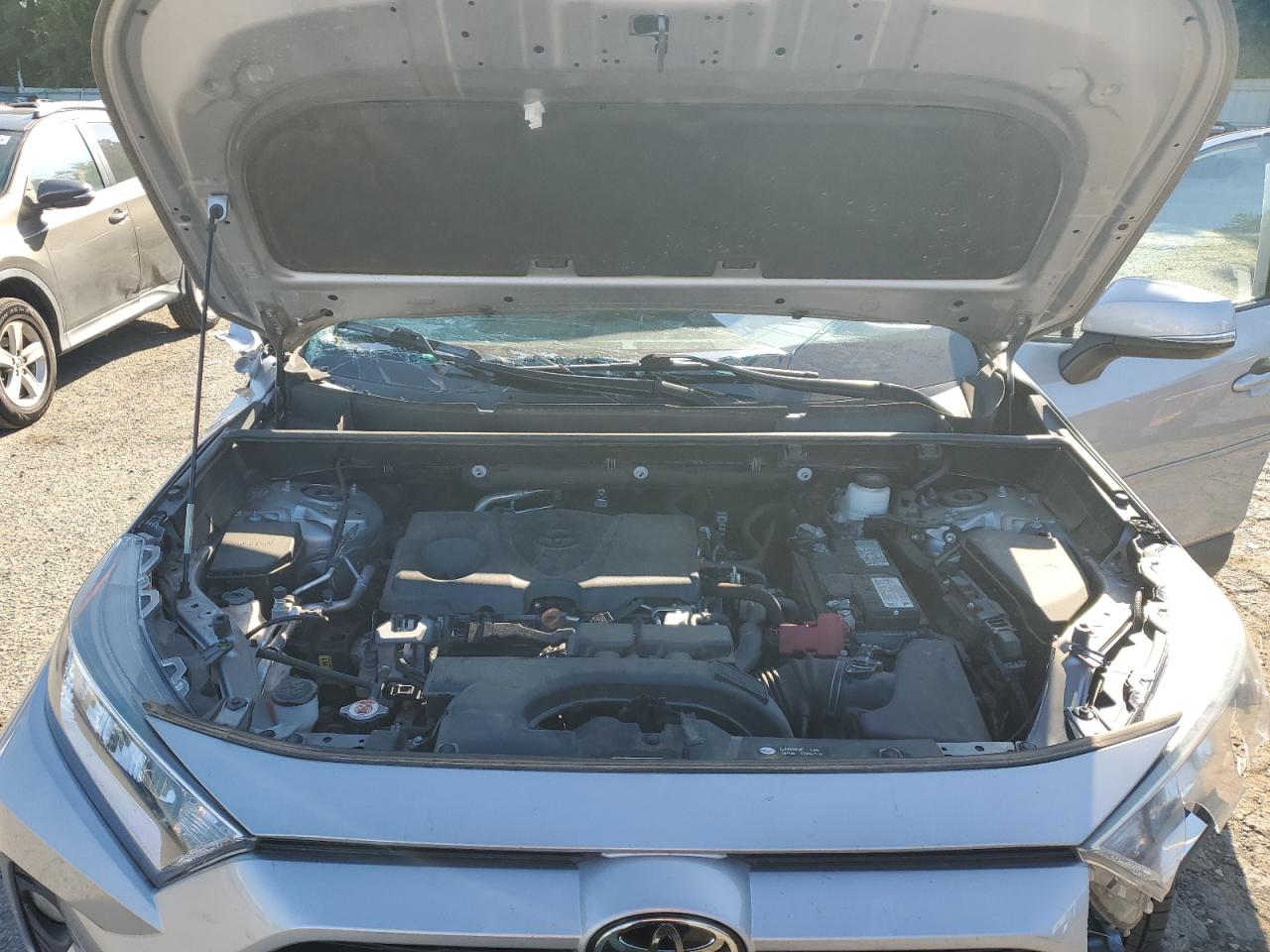 2020 Toyota Rav4 Xle VIN: 2T3W1RFV4LW081535 Lot: 65607275