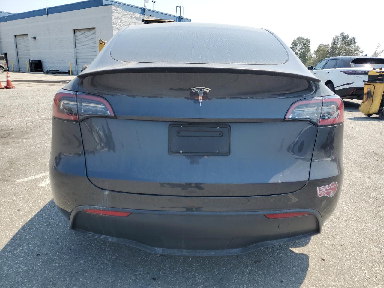 2024 Tesla Model Y VIN: 7SAYGDED0RF124983 Lot: 65076745