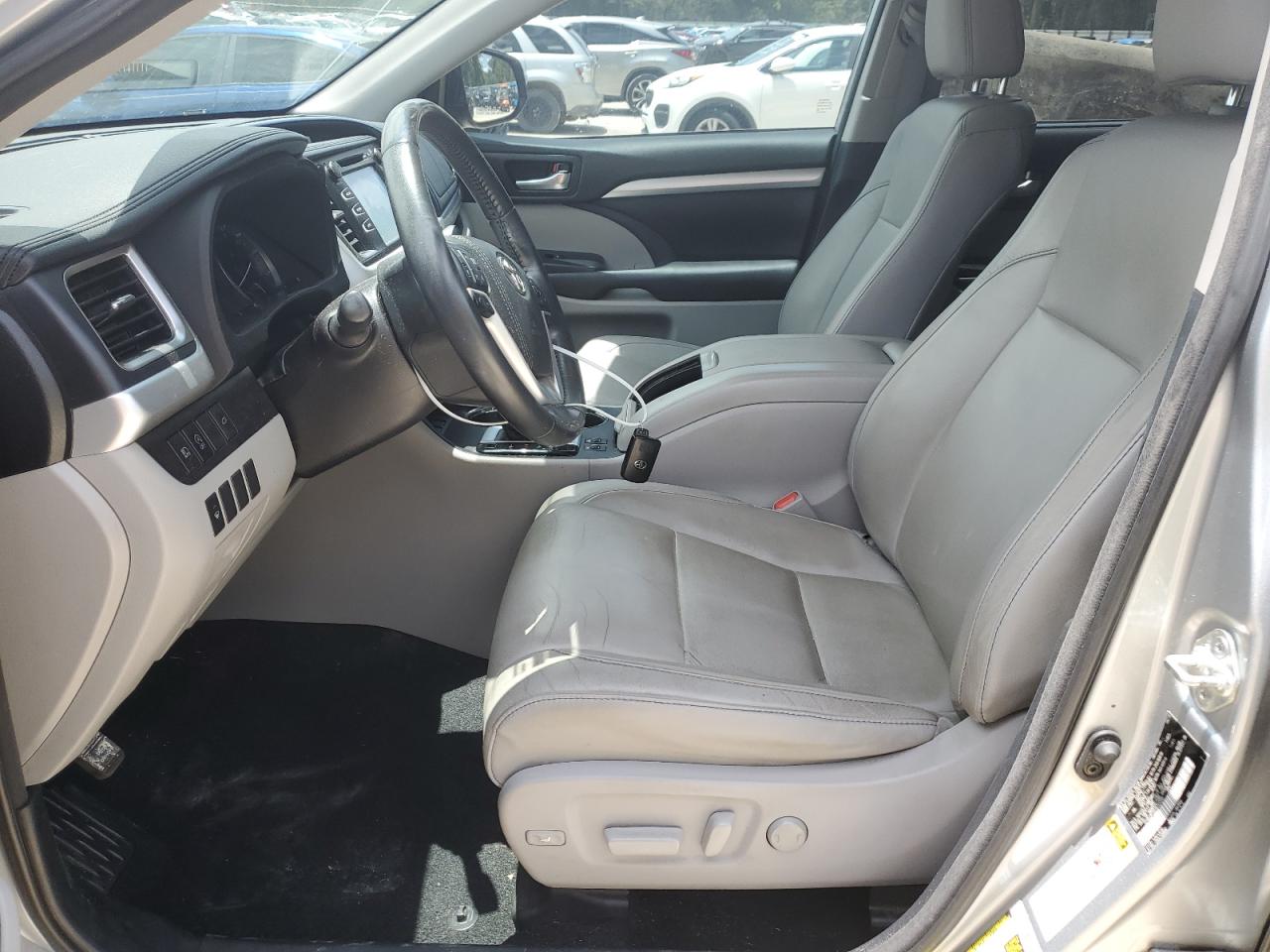 2018 Toyota Highlander Se VIN: 5TDKZRFH2JS264593 Lot: 64802545