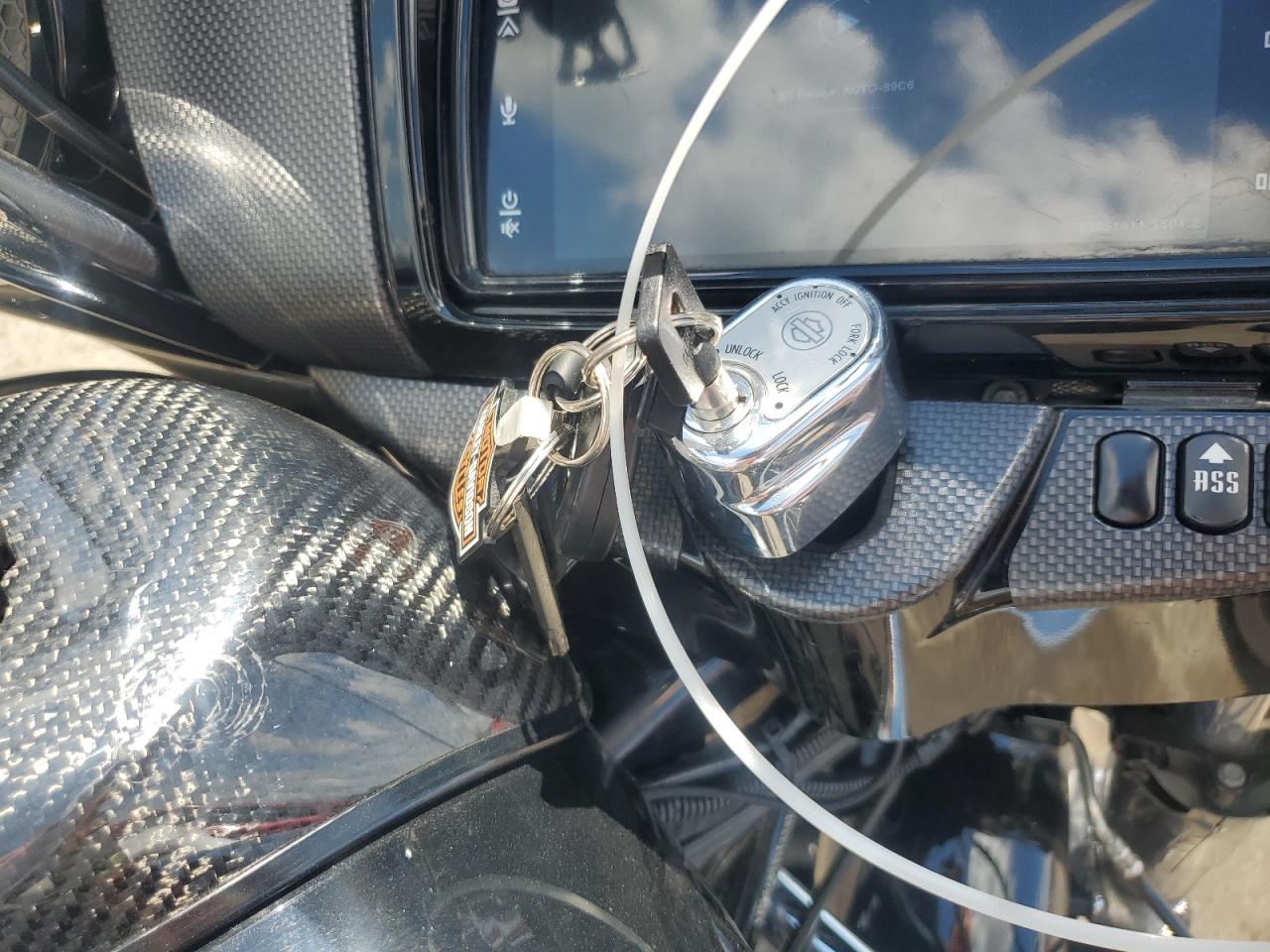 2014 Harley-Davidson Flhxs Street Glide Special VIN: 1HD1KRM16EB695407 Lot: 64152355