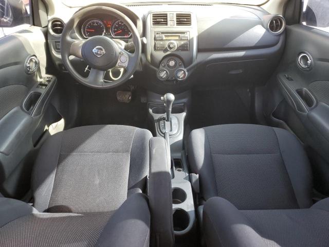 Sedans NISSAN VERSA 2013 Czerwony