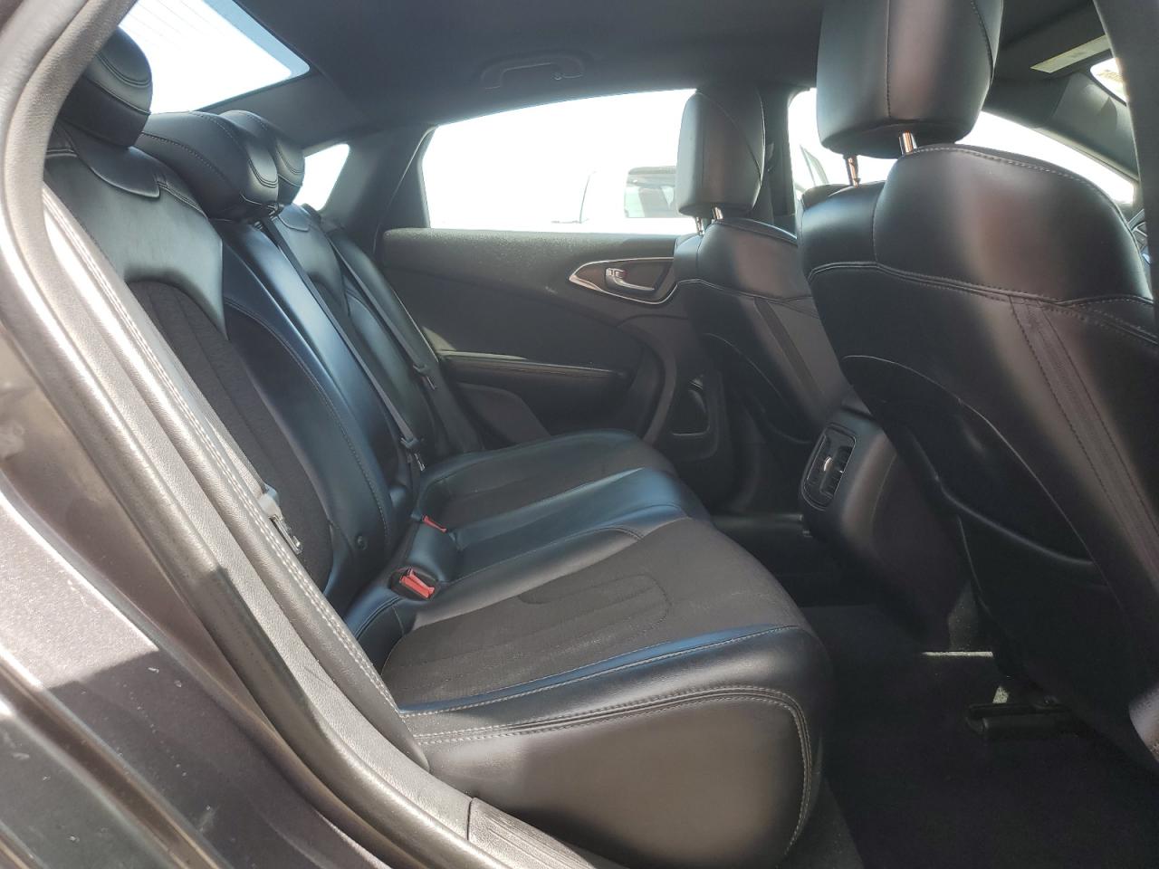 2015 Chrysler 200 S VIN: 1C3CCCBG7FN638861 Lot: 65057975