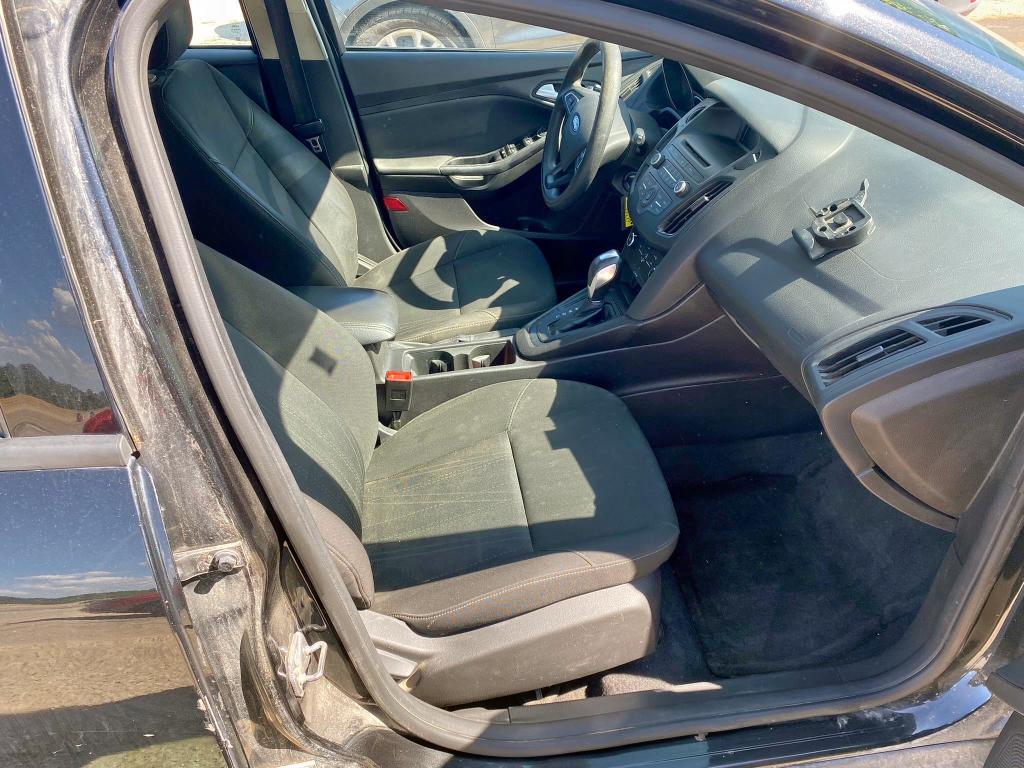 Hatchbacks FORD FOCUS 2015 Czarny