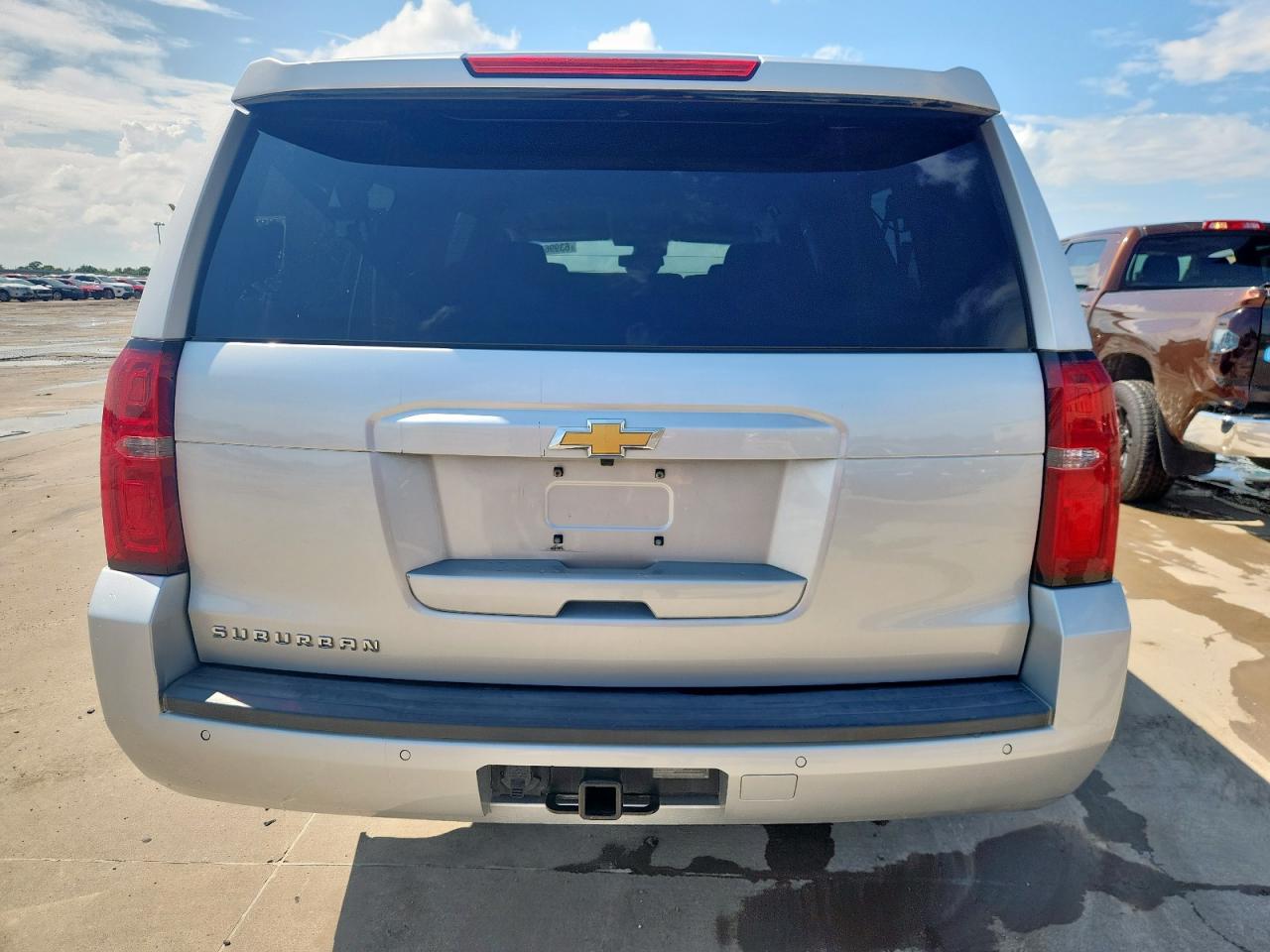 2018 Chevrolet Suburban C1500 Lt VIN: 1GNSCHKCXJR253062 Lot: 63996615