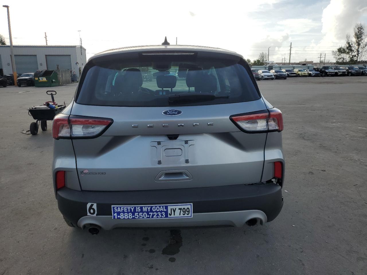2022 Ford Escape S VIN: 1FMCU0F65NUB21003 Lot: 81285275