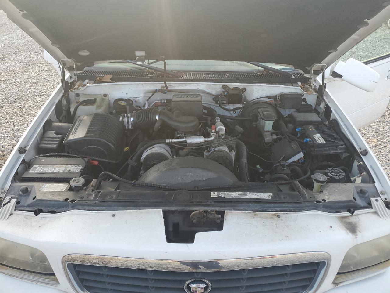 2000 Cadillac Escalade Luxury VIN: 1GYEK63R5YR203660 Lot: 94714305