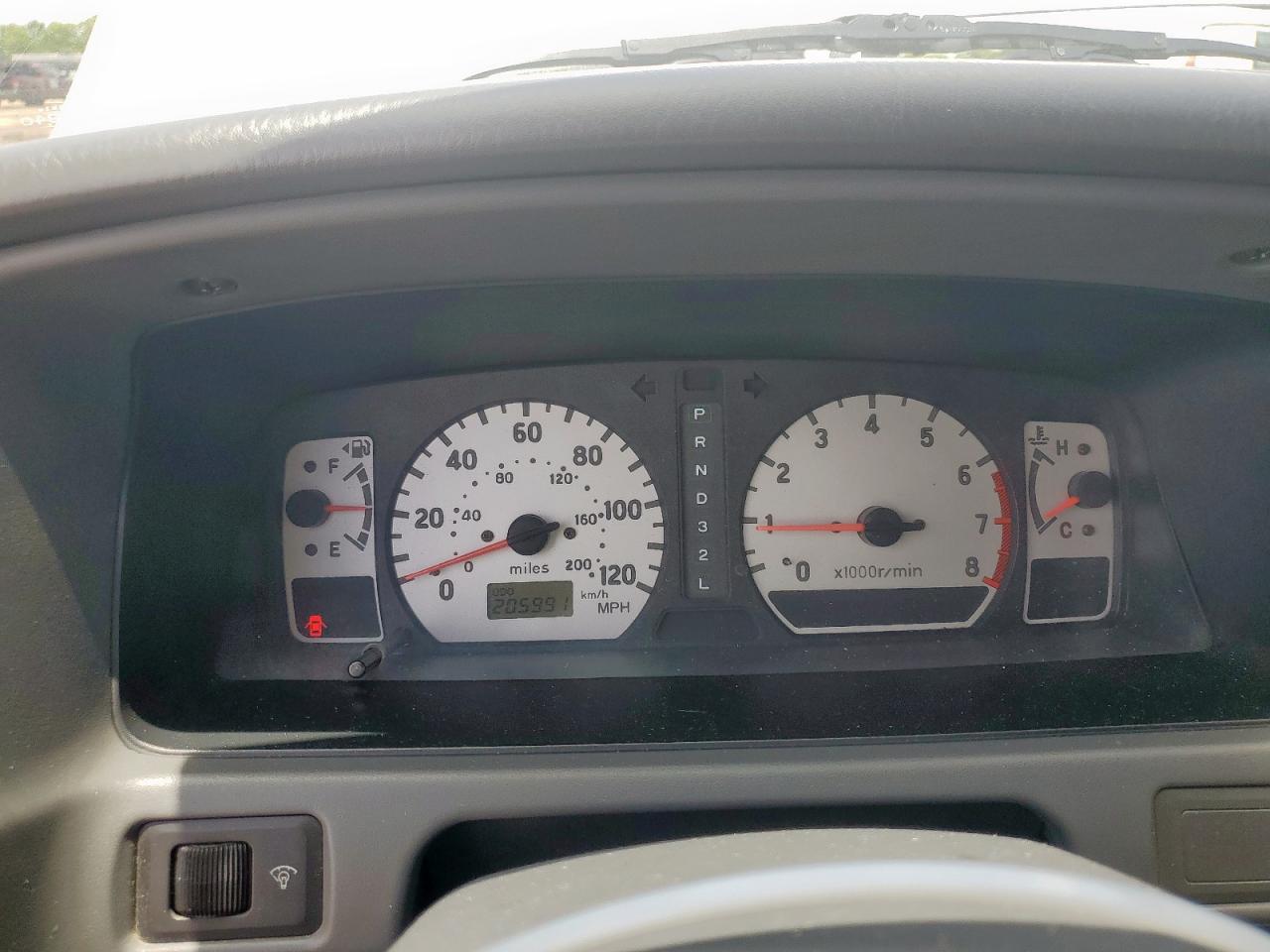 2002 Mitsubishi Montero Sport Xls VIN: JA4LS31R12J031318 Lot: 64251205