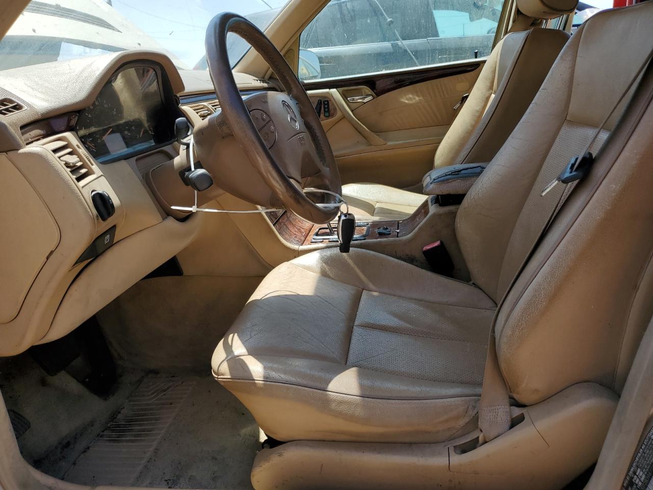 2002 Mercedes-Benz E 320 VIN: WDBJF65J72B398725 Lot: 64122445