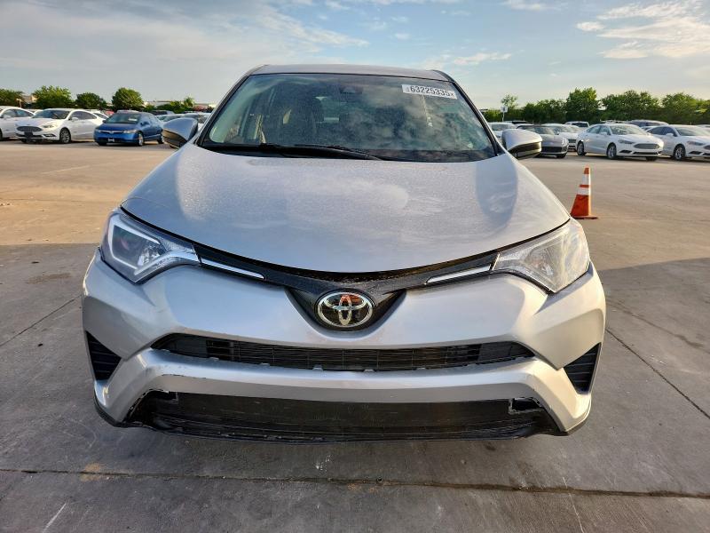  TOYOTA RAV4 2018 Srebrny