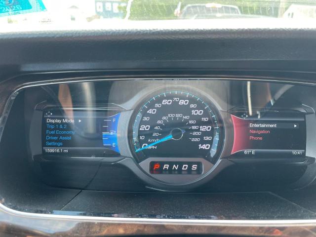 Sedans FORD TAURUS 2015 Biały