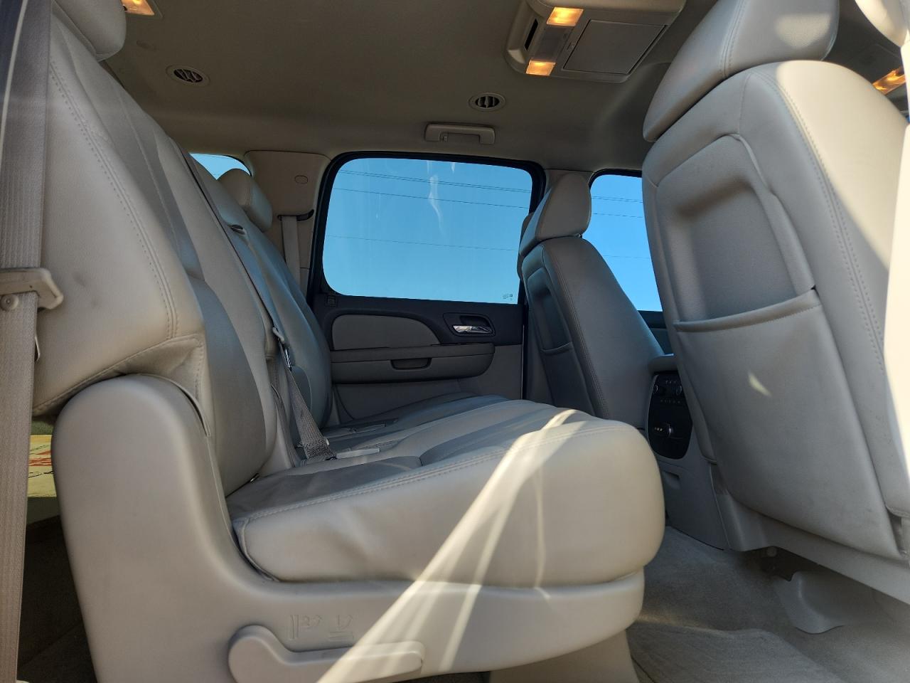 2007 Chevrolet Suburban K1500 VIN: 3GNFK16327G267469 Lot: 64145805