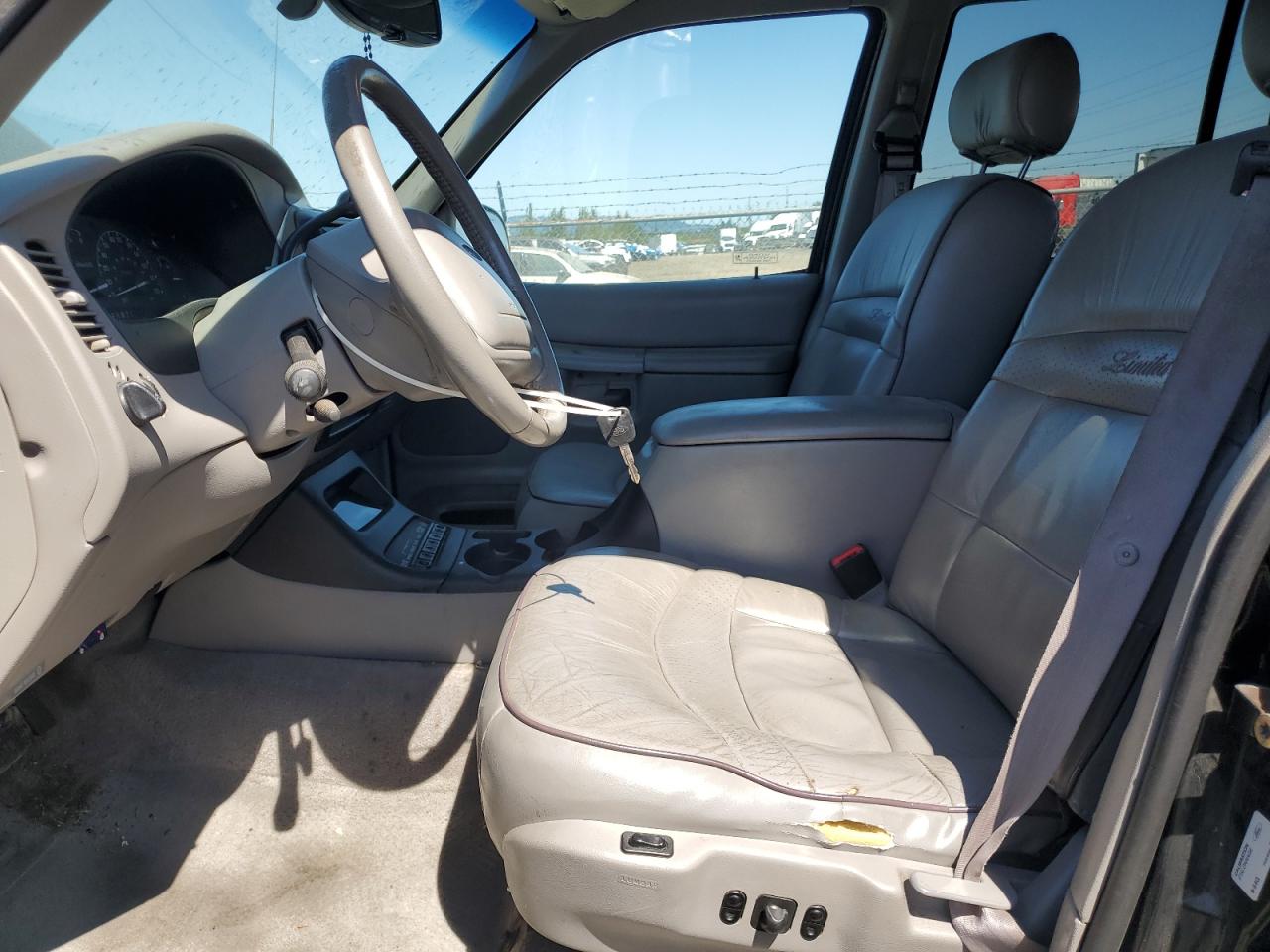 1998 Ford Explorer VIN: 1FMZU35P7WUB78052 Lot: 63644745