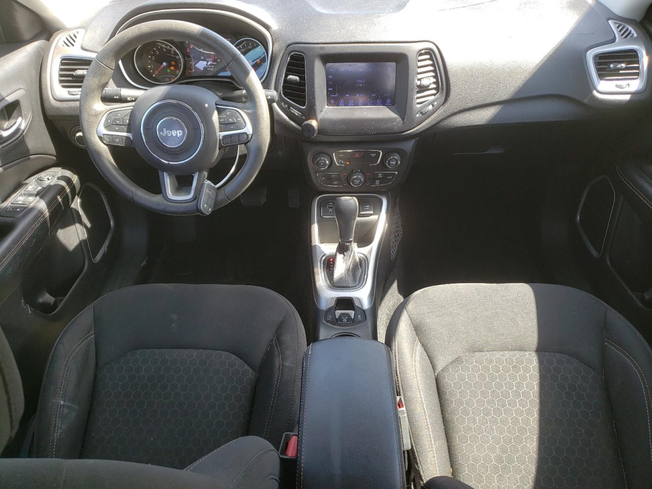 2018 Jeep Compass Sport VIN: 3C4NJCAB0JT211286 Lot: 64968555