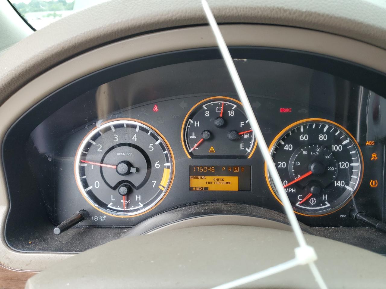 2015 Nissan Armada Sv VIN: 5N1BA0ND9FN621262 Lot: 62368995