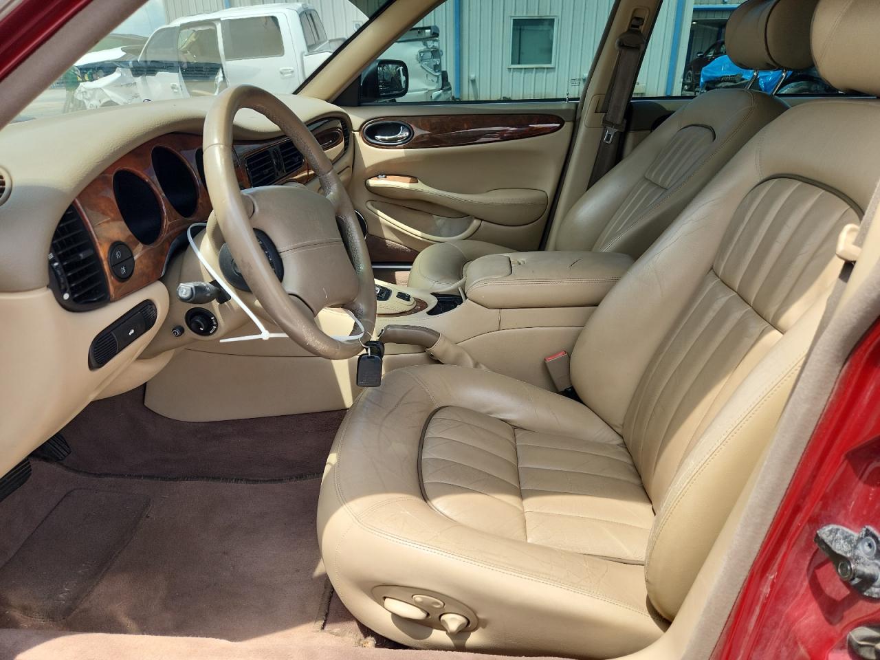 2001 Jaguar Xj8 VIN: SAJDA14CX1LF30943 Lot: 64380685