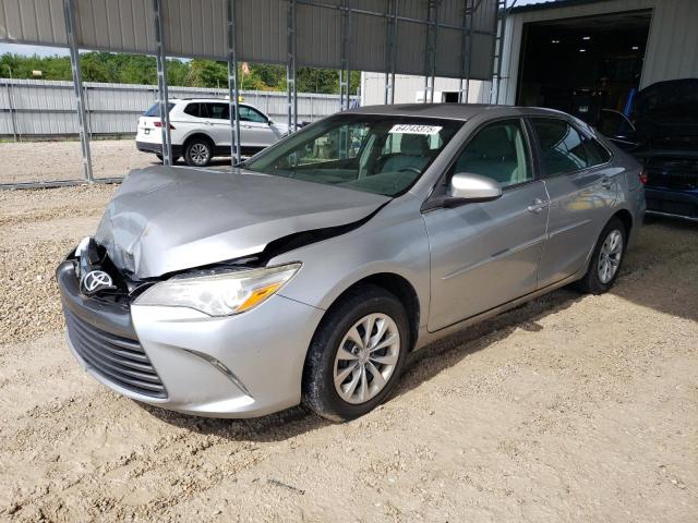 Sedans TOYOTA CAMRY 2017 Srebrny