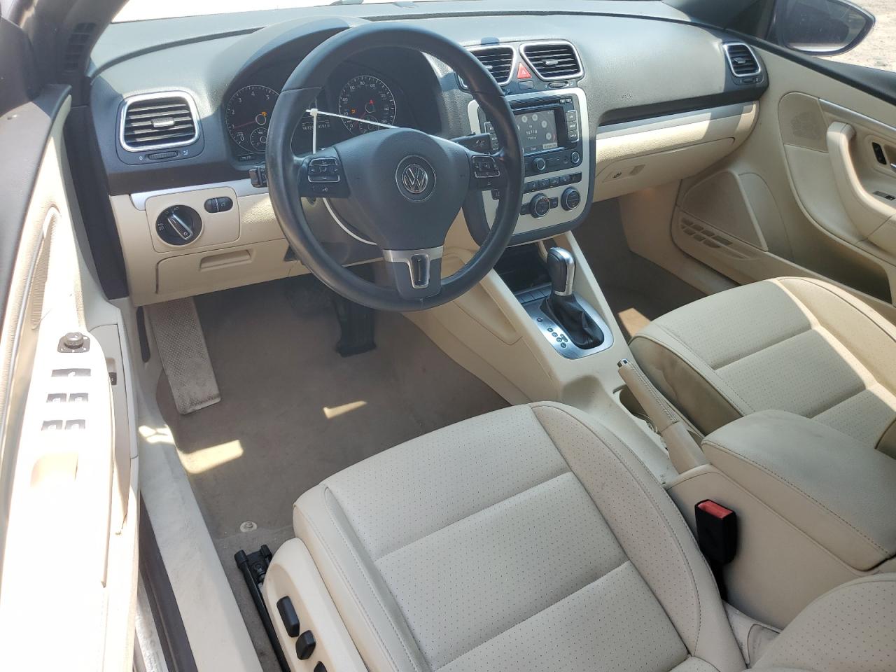 2016 Volkswagen Eos Komfort VIN: WVWBW8AHXGV000112 Lot: 64160615