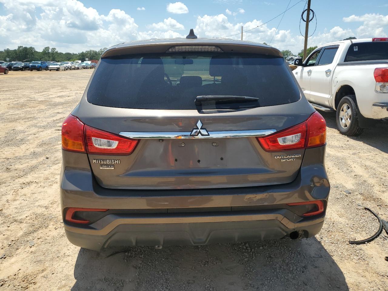 2018 Mitsubishi Outlander Sport Es VIN: JA4AP3AU3JU008939 Lot: 65534655