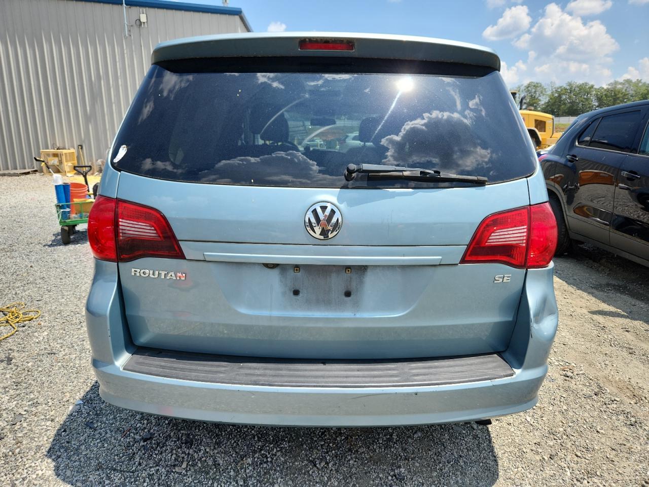 2010 Volkswagen Routan Se VIN: 2V4RW3D11AR325215 Lot: 63534525