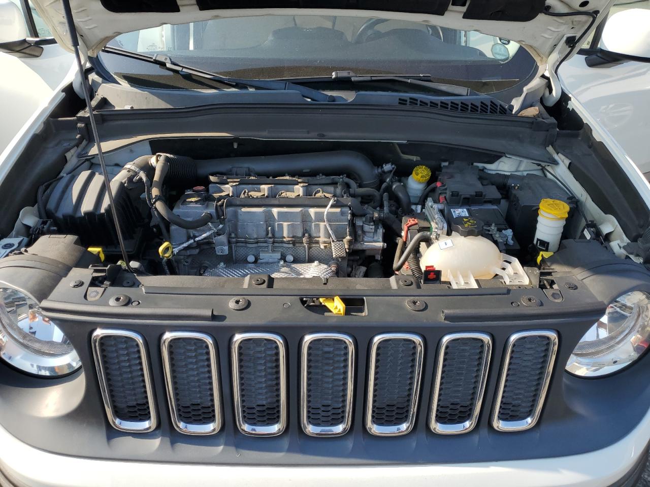 2015 Jeep Renegade Latitude VIN: ZACCJABT8FPB32661 Lot: 65026395