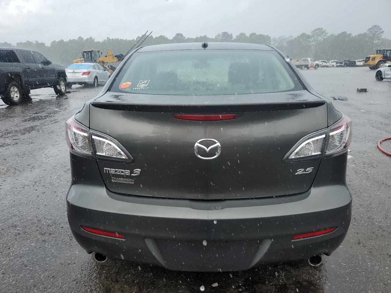 2011 Mazda 3 S VIN: JM1BL1W57B1378032 Lot: 64574405