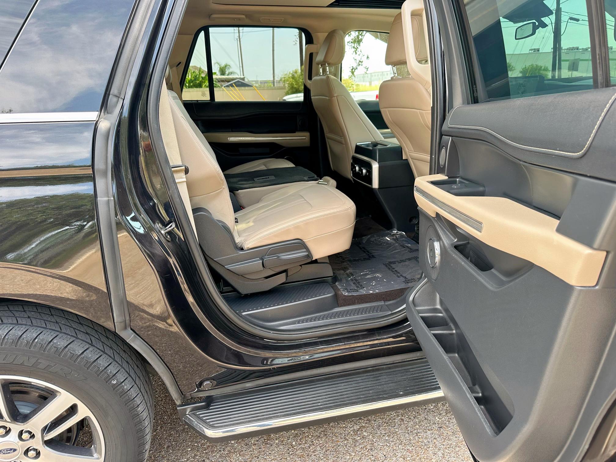  FORD EXPEDITION 2023 Black