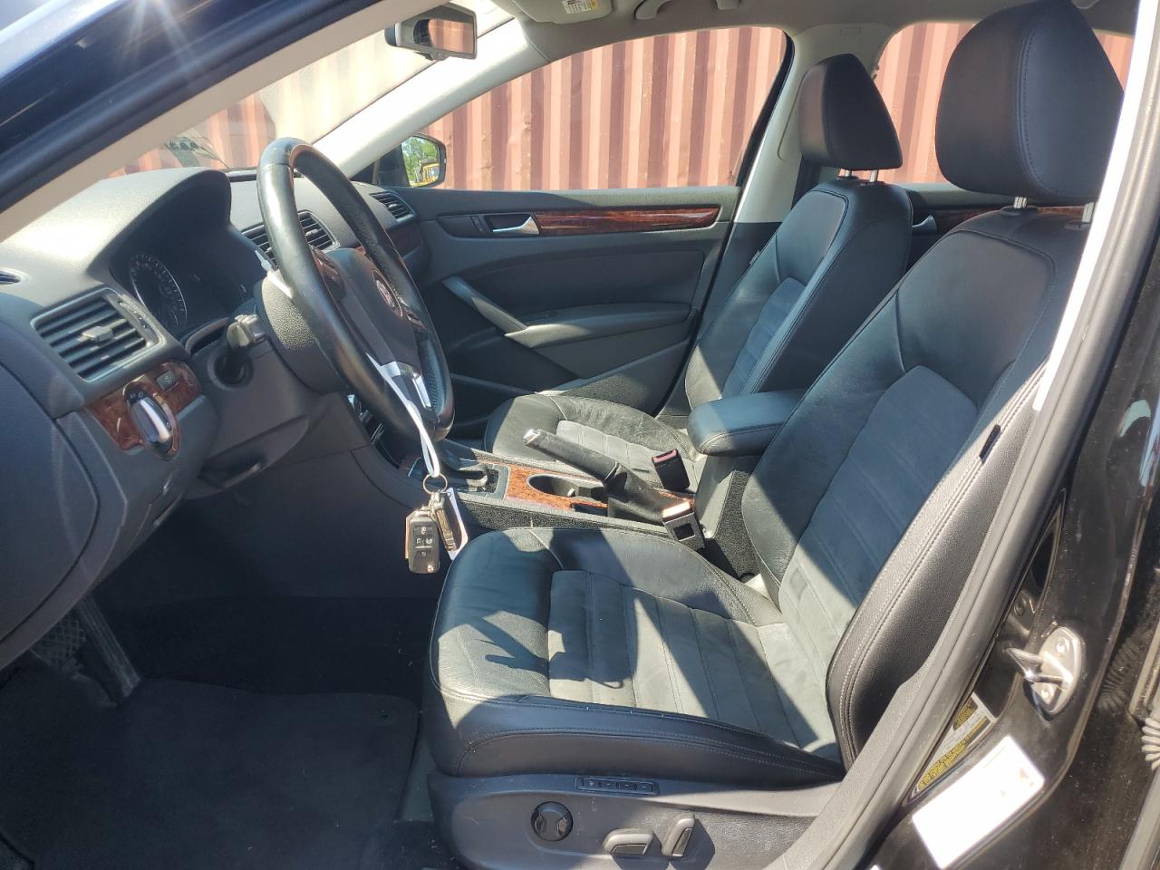 2013 Volkswagen Passat Sel VIN: 1VWCN7A33DC138813 Lot: 63376735