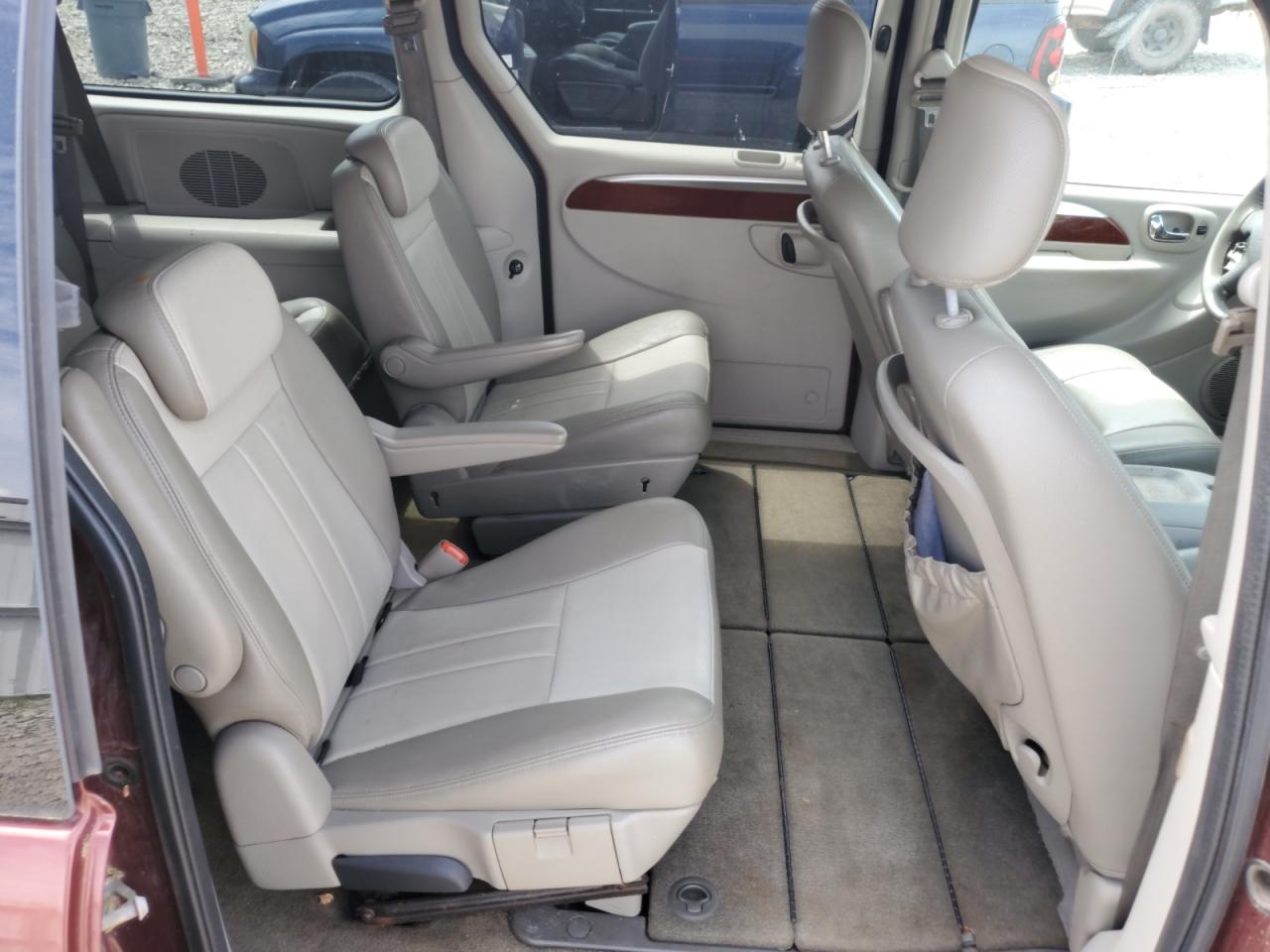 2007 Chrysler Town & Country Touring VIN: 2A4GP54L47R185546 Lot: 64832345