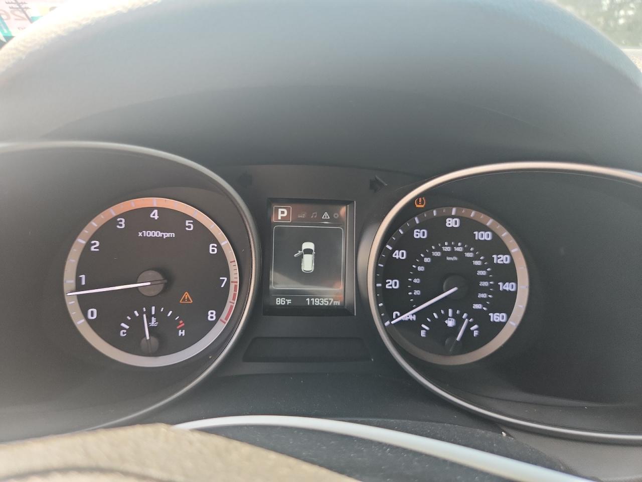 KM8SM4HF5HU187944 2017 Hyundai Santa Fe Se