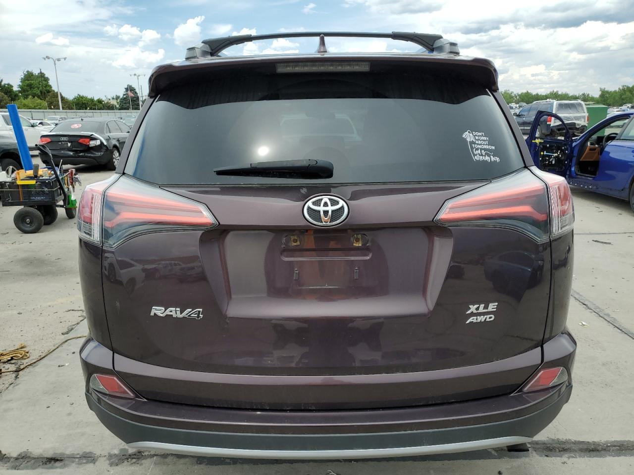 2017 Toyota Rav4 Xle VIN: 2T3RFREV9HW693236 Lot: 63407225