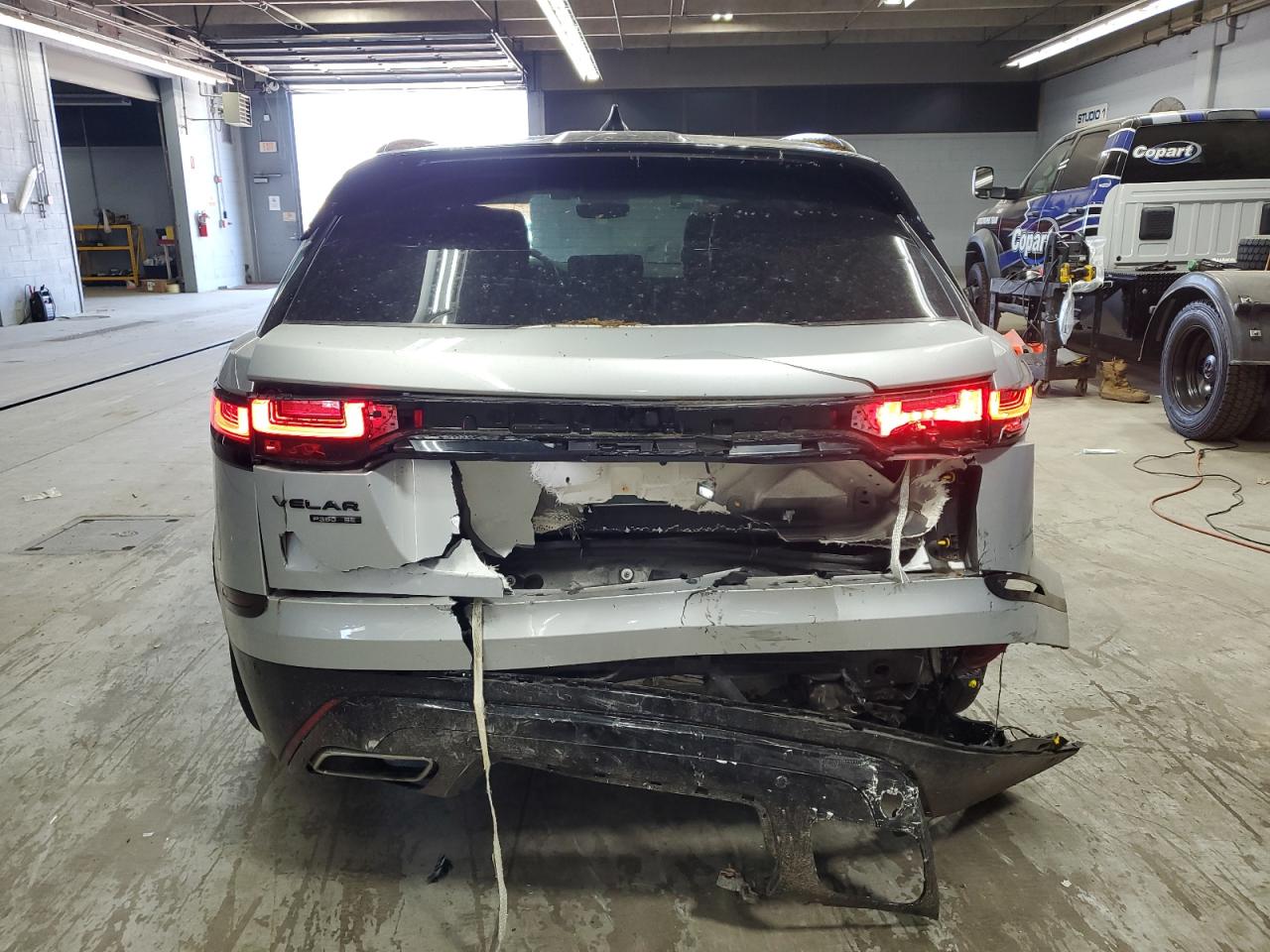 2018 Land Rover Range Rover Velar R-Dynamic Se VIN: SALYL2RV6JA771121 Lot: 63079175