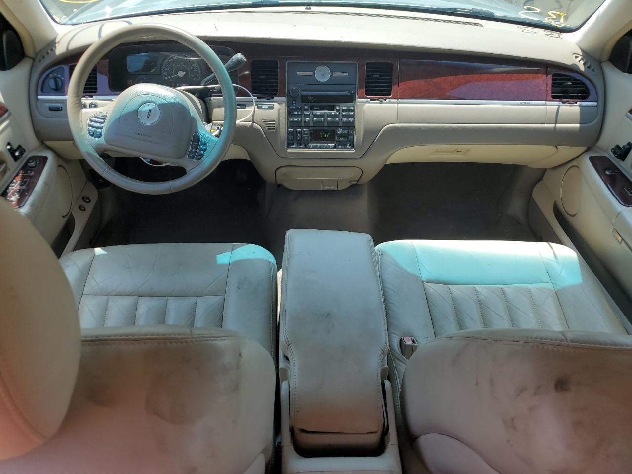 2004 Lincoln Town Car Executive VIN: 1LNHM81W34Y657399 Lot: 84869625