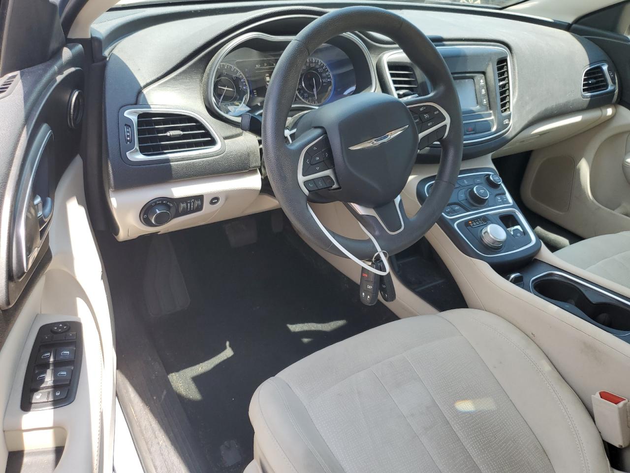 2015 Chrysler 200 Limited VIN: 1C3CCCABXFN677692 Lot: 64976185