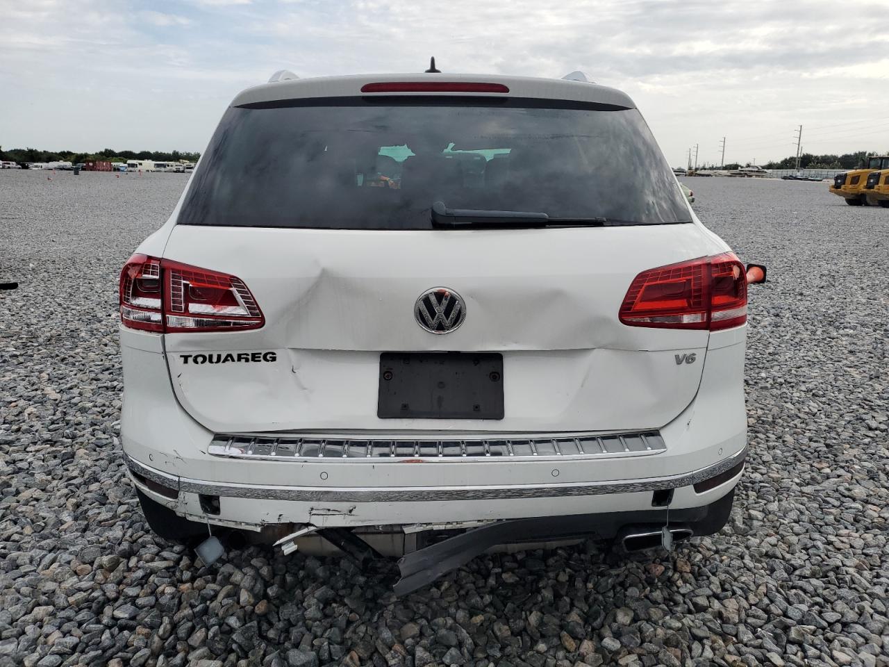 2017 Volkswagen Touareg Wolfsburg VIN: WVGRF7BP1HD005538 Lot: 64659425