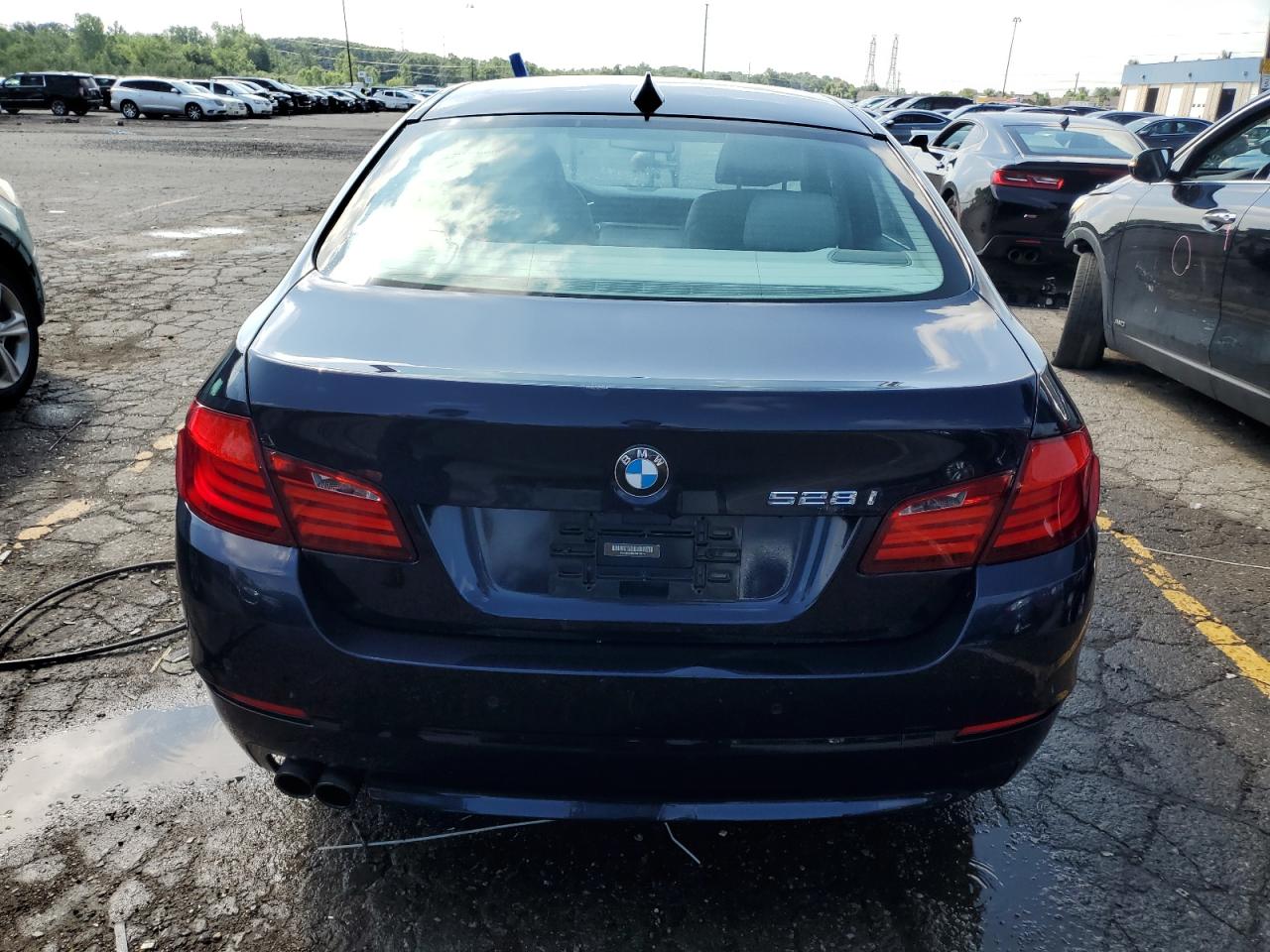 2012 BMW 528 Xi VIN: WBAXH5C50CDW10714 Lot: 64171215