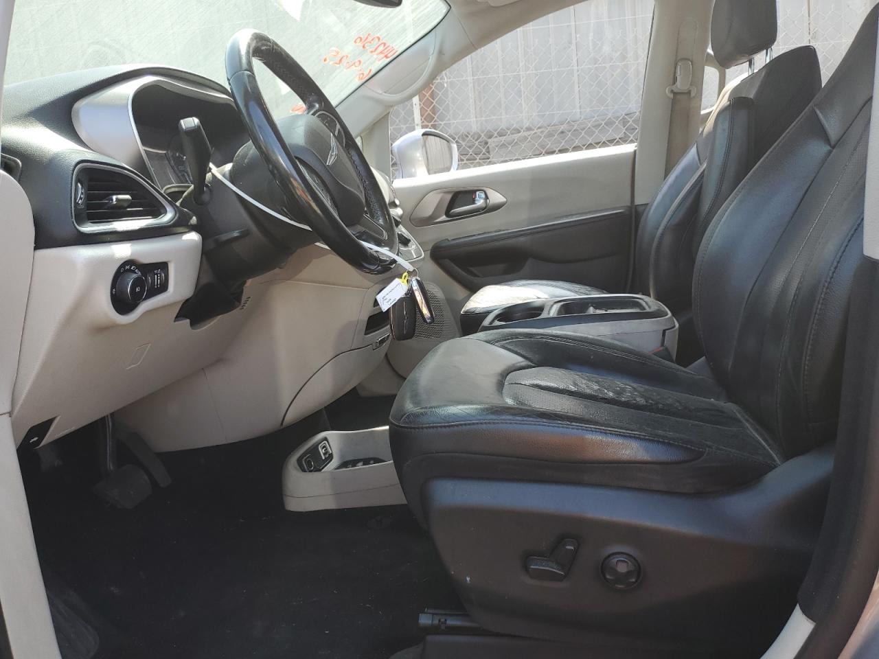2020 Chrysler Pacifica Touring L VIN: 2C4RC1BG9LR131498 Lot: 63033855