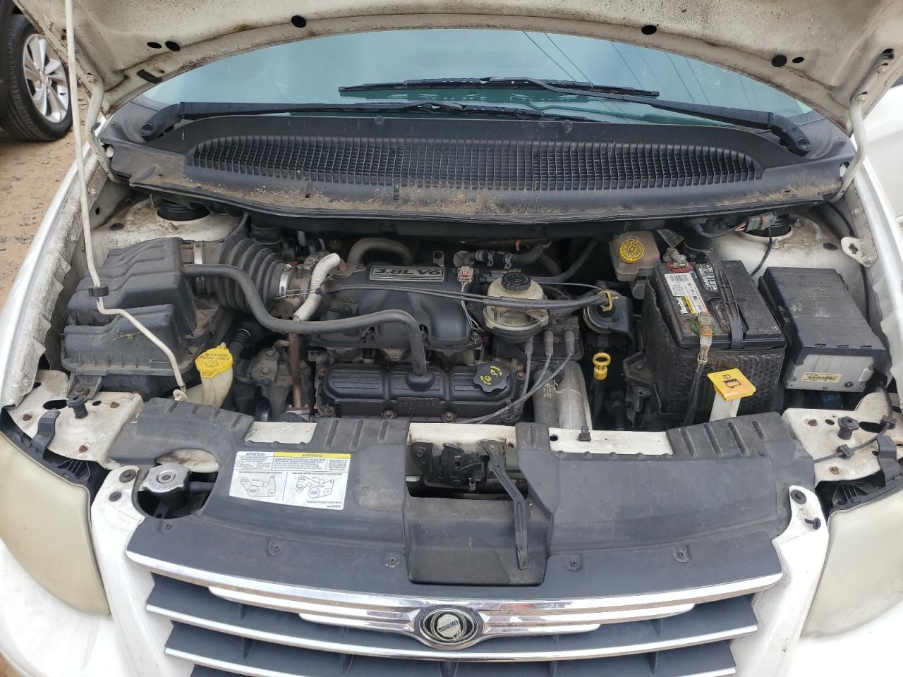 2005 Chrysler Town & Country Touring VIN: 2C4GP54L25R469163 Lot: 65192995