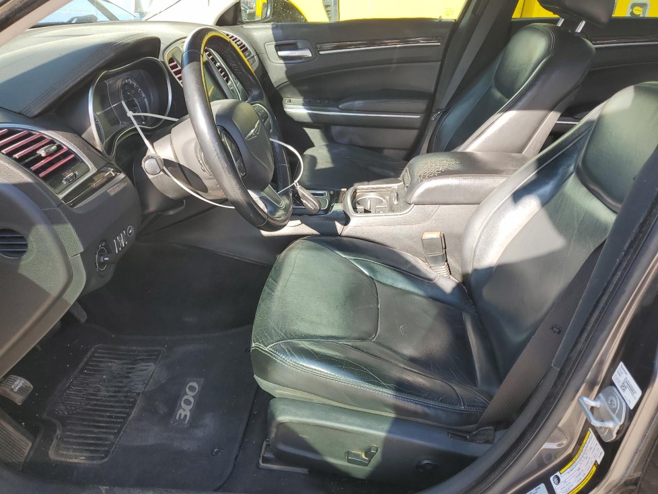 2015 Chrysler 300 Limited VIN: 2C3CCAAG2FH749591 Lot: 63632155