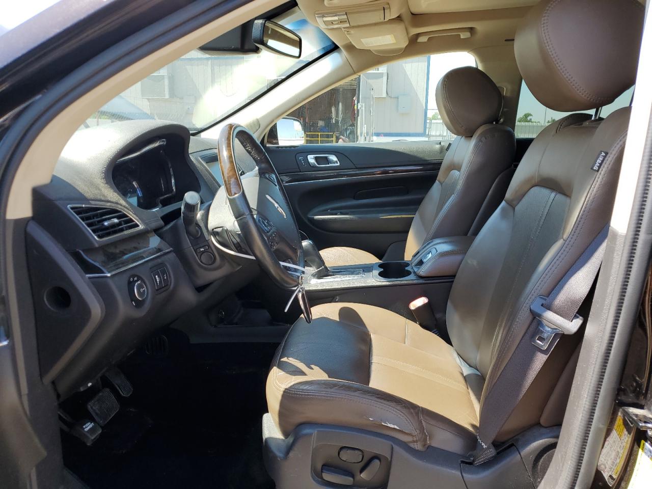 2014 Lincoln Mkt VIN: 2LMHJ5AT8EBL50682 Lot: 63404935