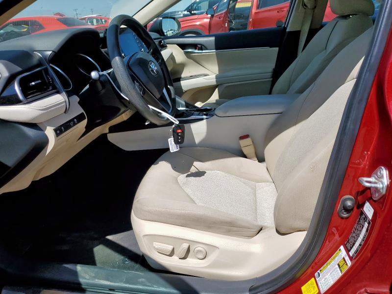  TOYOTA CAMRY 2021 Czerwony